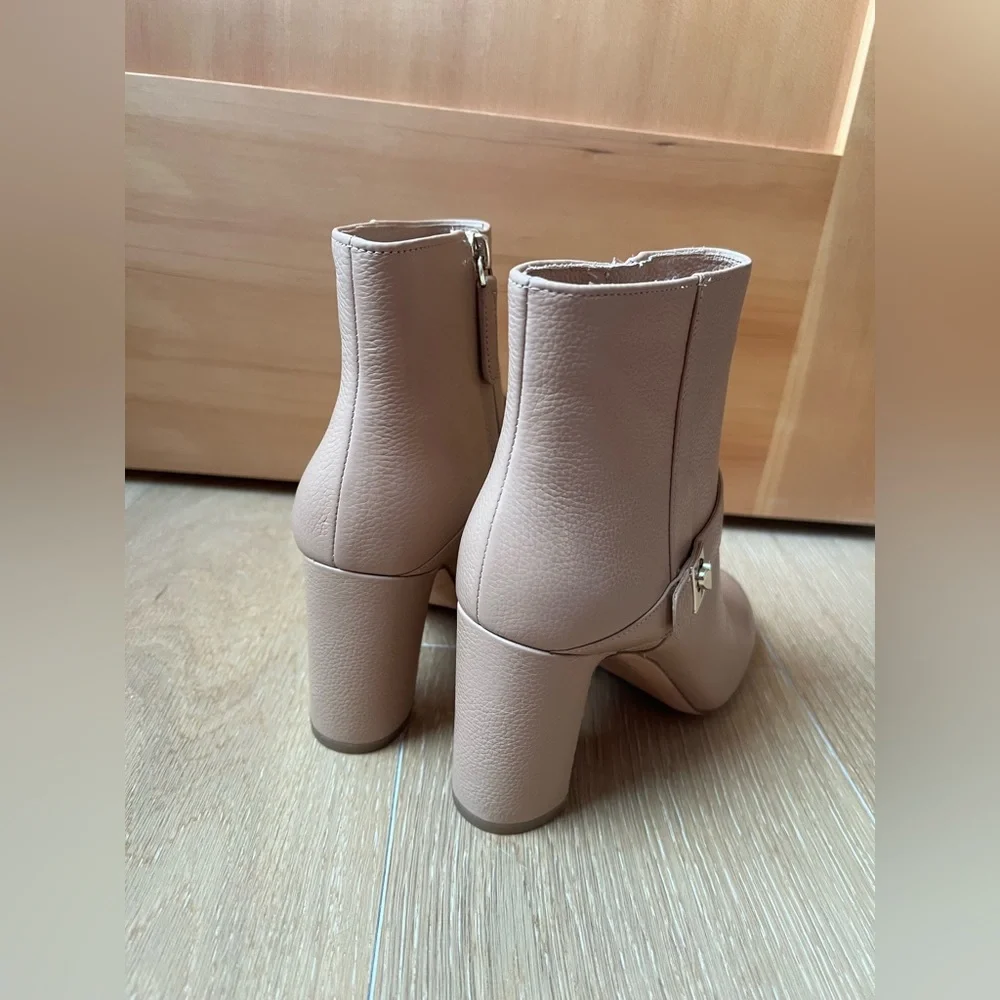Kate Spade Thatcher Mini Pebble Fawn Booties  Size 7 B
